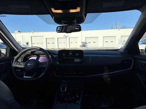 Used 2023 Nissan Rogue Platinum w/ Platinum Premium Package image 18