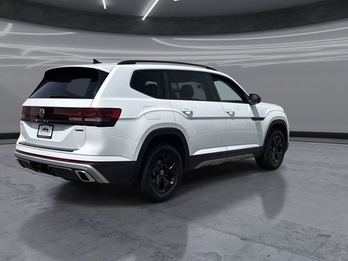 New 2026 Volkswagen Atlas Peak Edition AWD/4WD image 2