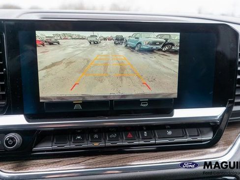 Used 2023 Chevrolet Silverado 1500 LT AWD/4WD image 21