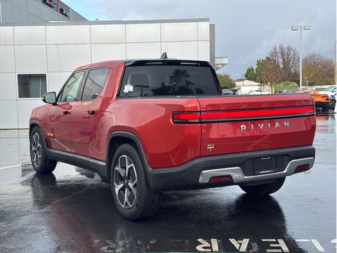 Used 2022 Rivian R1T Adventure image 7