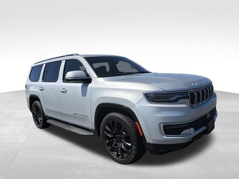 Used 2022 Jeep Wagoneer Series I w/ Convenience Group I AWD/4WD image 3