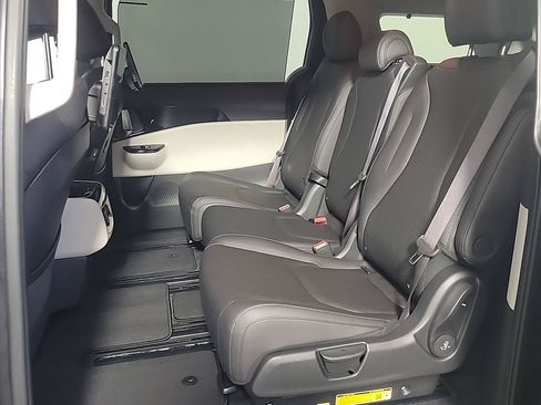 Certified 2024 Kia Carnival SX FWD image 17