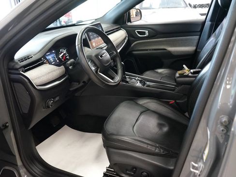 Used 2023 Jeep Compass Latitude AWD/4WD image 25