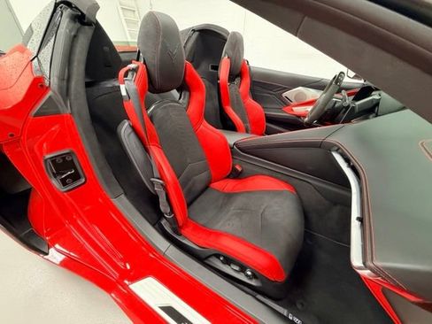 Used 2025 Chevrolet Corvette Z06 RWD image 25