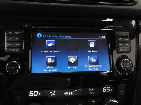 Used 2018 Nissan Rogue Sport SV w/ SV Technology Package AWD/4WD image 22