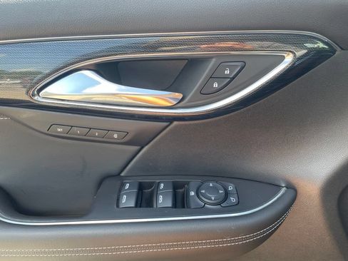 Used 2022 Buick Envision Essence w/ Technology Package I FWD image 19