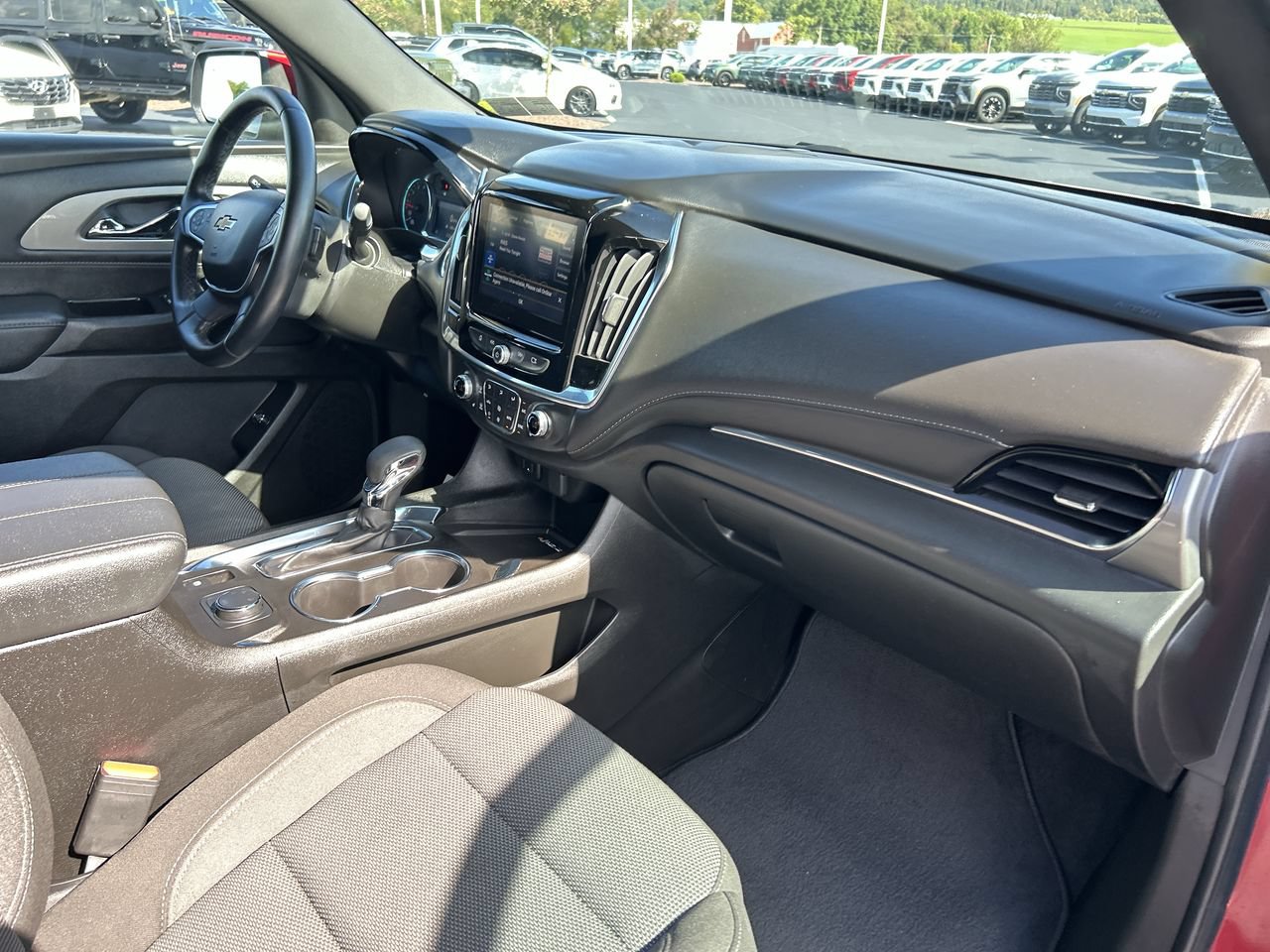 Used 2023 Chevrolet Traverse LT AWD/4WD image 16