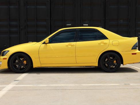 Used 2003 Lexus IS 300 w/ Power & Leather Pkg RWD image 3