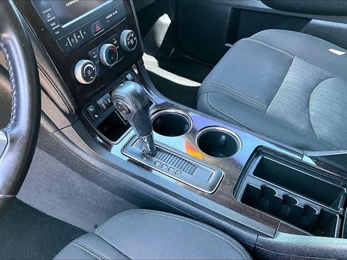 Used 2017 Chevrolet Traverse LT w/ Style and Technology Package FWD image 13