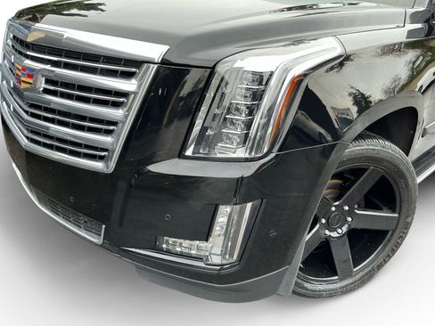 Used 2017 Cadillac Escalade ESV Platinum image 8