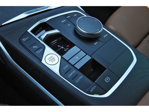 Used 2024 BMW 330i Sedan w/ Premium Package image 27