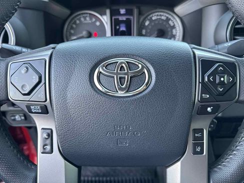 Used 2018 Toyota Tacoma SR5 image 28