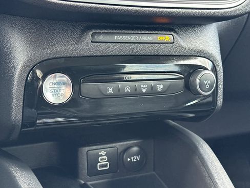 Certified 2025 Ford Escape Platinum image 21