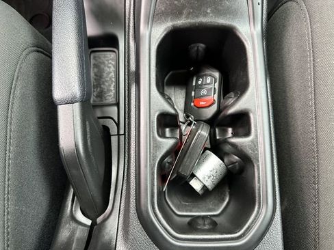 Used 2023 Jeep Gladiator Willys image 34