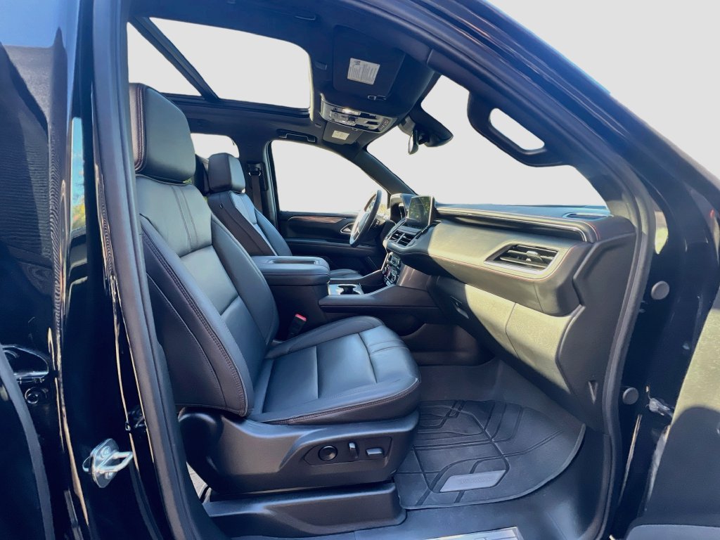 Used 2024 Chevrolet Tahoe RST w/ Luxury Package AWD/4WD image 31