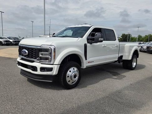 New 2026 Ford F450 Platinum w/ FX4 Off-Road Package AWD/4WD image 3