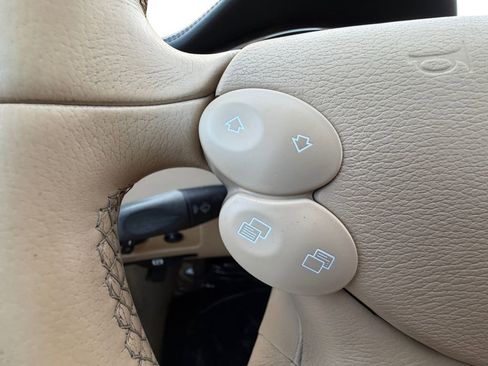 Used 2006 Mercedes-Benz CLS 500 image 22