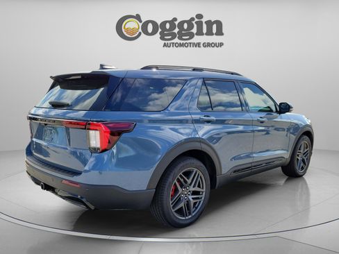New 2026 Ford Explorer ST-Line w/ ST-Line Street Pack RWD image 4