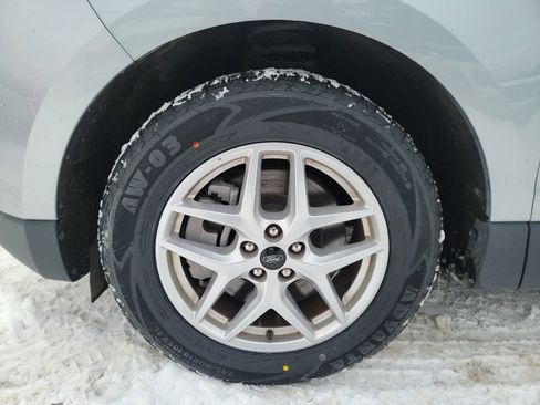 Used 2024 Ford Edge SEL image 10