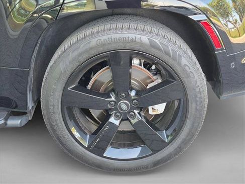 Used 2025 Land Rover Defender 130 X-Dynamic SE AWD/4WD image 20