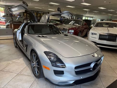 Used 2011 Mercedes-Benz SLS AMG Coupe image 5