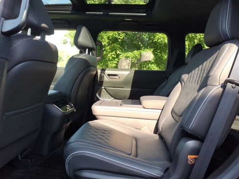 Used 2025 INFINITI QX80 Autograph w/ Autograph Exterior Package AWD/4WD image 13