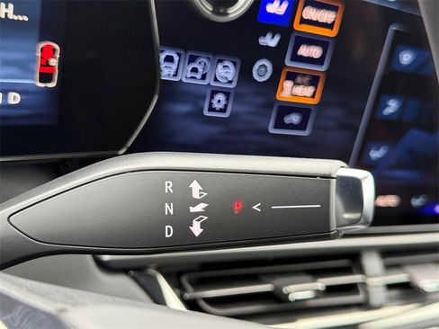 New 2026 Chevrolet Equinox EV LT image 22