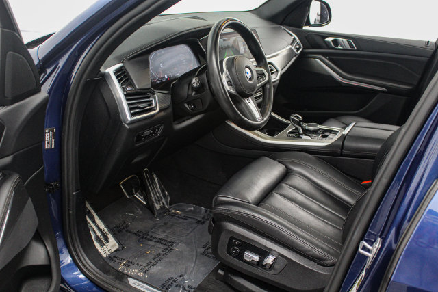 Used 2022 BMW X5 xDrive40i w/ M Sport Package AWD/4WD image 9