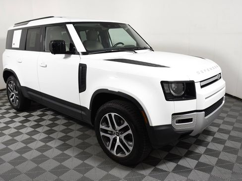 Used 2023 Land Rover Defender 110 SE image 8