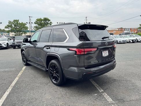 Used 2024 Toyota Sequoia SR5 w/ SR5 Premium Package AWD/4WD image 5