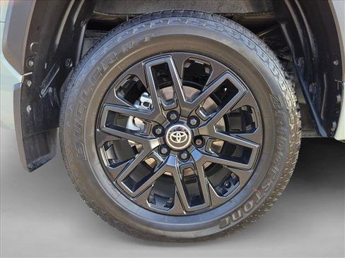 Used 2025 Toyota Tundra Limited AWD/4WD image 24