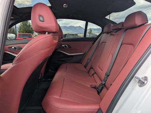 Used 2025 BMW 330i xDrive Sedan w/ Premium Package image 17