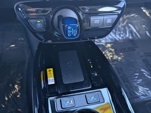 Used 2022 Toyota Prius Limited w/ Premium Convenience Package image 27