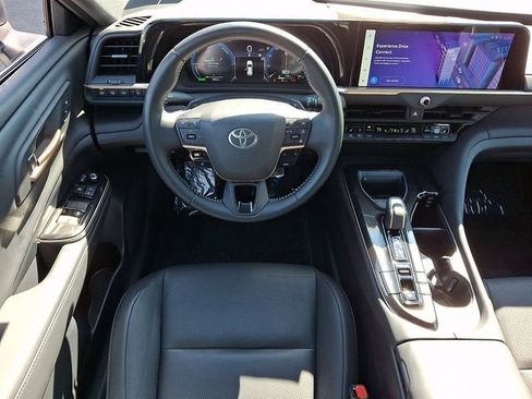 Used 2025 Toyota Crown Signia AWD/4WD image 11