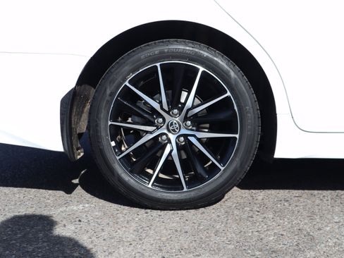 Used 2024 Toyota Camry SE image 12