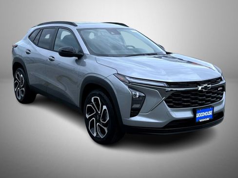 New 2025 Chevrolet Trax RS w/ Sunroof Package image 3