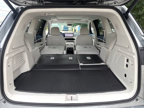 New 2026 Buick Enclave Avenir w/ Super Cruise Package FWD image 47