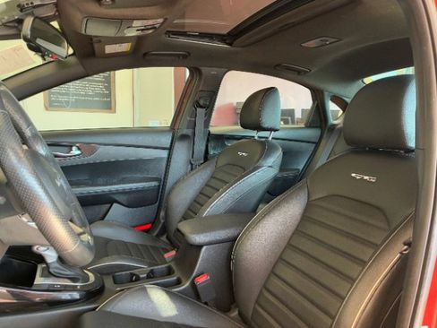 Used 2023 Kia Forte GT-Line w/ GT-Line Premium Package image 17