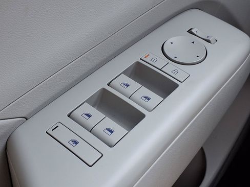 Certified 2025 Hyundai Kona SEL FWD image 18