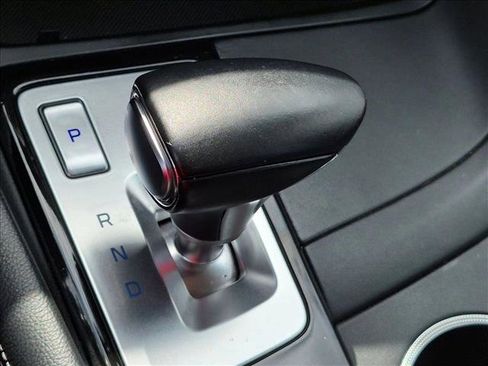 Used 2022 Genesis G70 2.0T AWD/4WD image 11