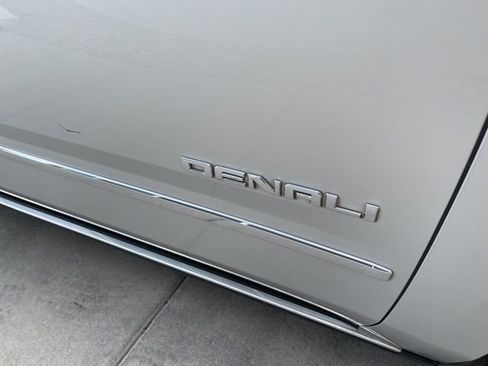 Used 2019 GMC Yukon XL Denali w/ Denali Ultimate Package image 24