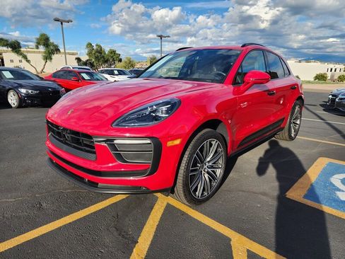 Used 2024 Porsche Macan w/ Premium Plus Package image 7