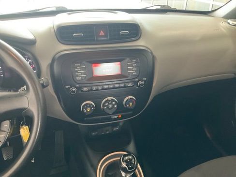 Used 2015 Kia Soul FWD image 11