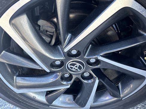 Used 2021 Toyota C-HR Limited image 18