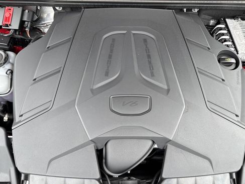 Used 2024 Porsche Cayenne Coupe image 32