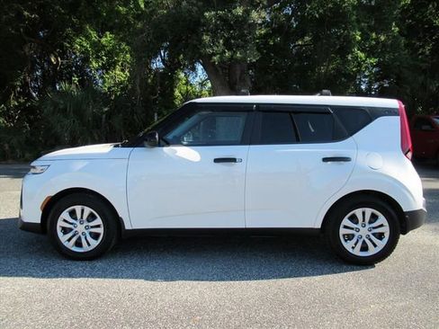 Used 2021 Kia Soul LX FWD image 4