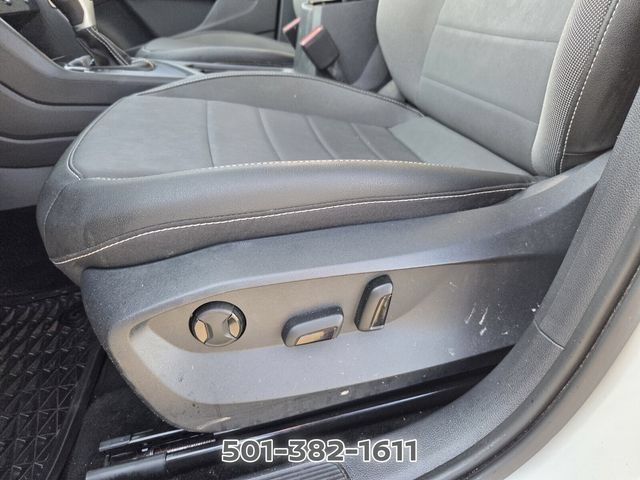 Used 2023 Volkswagen Taos SE FWD image 19