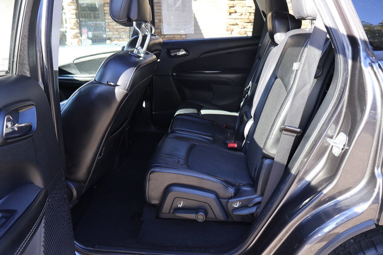 Used 2017 Dodge Journey Crossroad FWD image 16