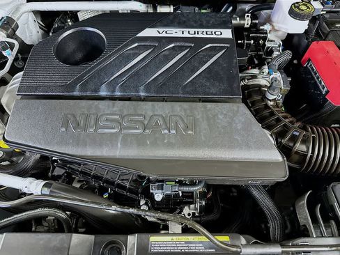 Used 2024 Nissan Rogue SL image 9