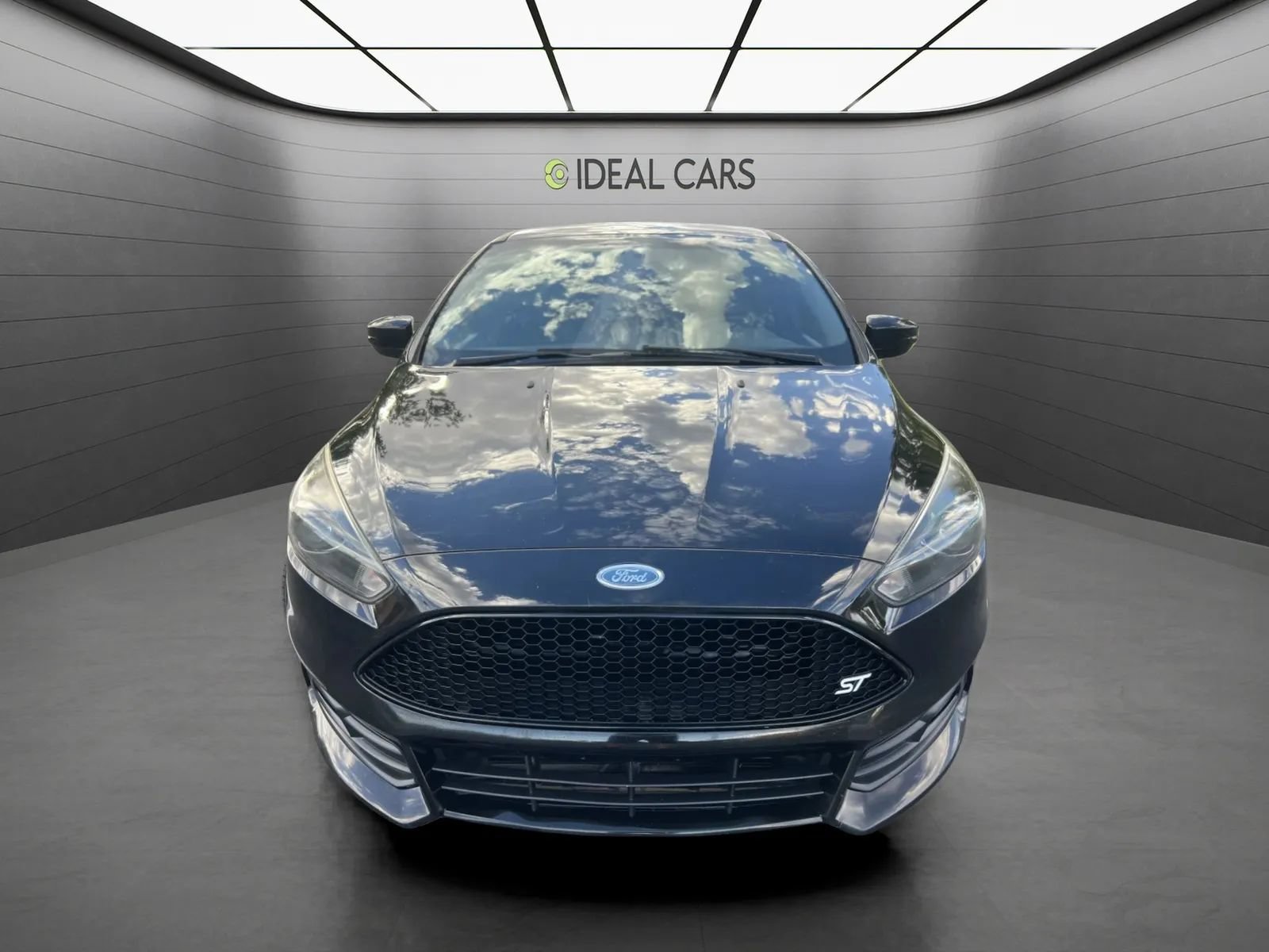 Used 2017 Ford Focus ST w/ Equipment Group 402A FWD image 2